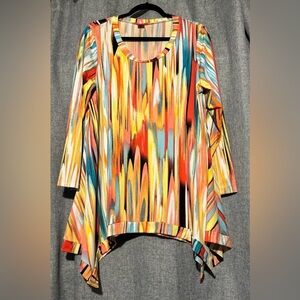 NWOT Sunny Leigh Colorful Abstract Tunic with Geometrical Edge
